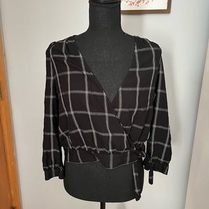 •MADEWELL• Black Wrap‎ Top in Windowpane